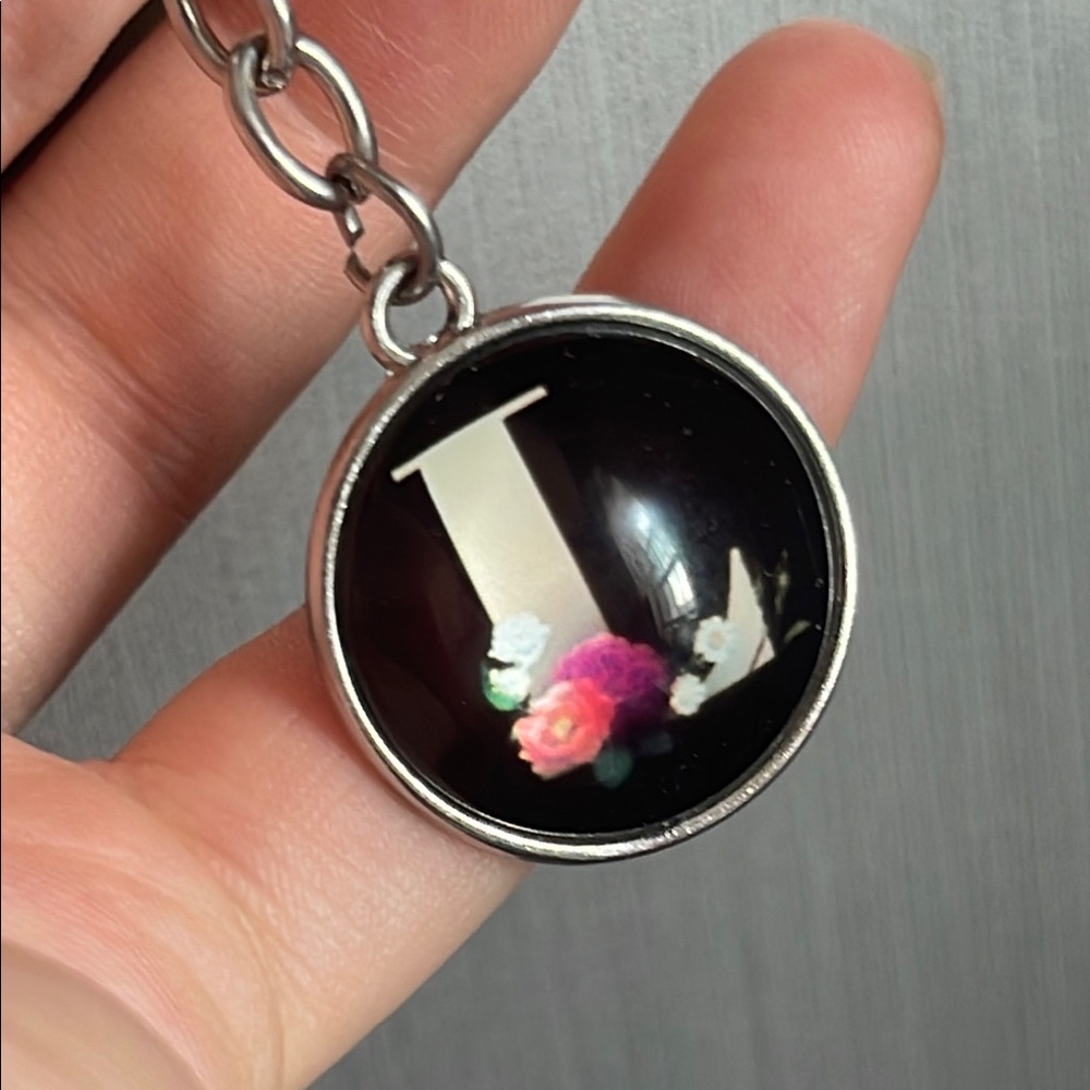 Floral Initial Keychain - Picture 2 of 6